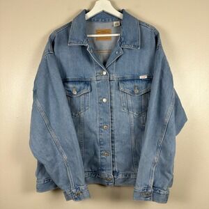 Levi Strauss Signature Women's Large Loose Trucker Jacket Light Wash Denim